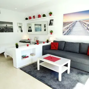 https://appartement-1st-lign-on-the-beach.1costadelsol.com